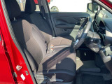 見晴らしが良く開放的な車内。視界も良好でストレスなく快適なカーライフをご提供できます。
