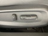 【電動シート】シート位置や角度を電動できめ細かに調整可能です。