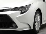 悪天候や夜間走行時も良好な視界を確保し安心して運転できる高輝度LEDヘッドライトを装備!省電力&長寿命。見た目もクールです。