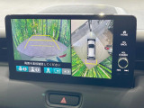 【マルチビューカメラシステム】専用のカメラにより、上から見下ろしたような視点で360度クルマの周囲を確認することができます☆死角部分も確認しやすく、狭い場所での切り返しや駐車もスムーズに行えます。