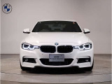 【キドニーグリル】BMWは約90年もの間、ほぼ全ての車両にひと目でBMWだと分かるこの特徴的なフロントグリルが備えられ、デザイン・アイコンとして親しまれてきました。