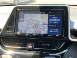 純正ナビを装備。タッチパネル式で使いやすく、お出かけもラクラクです。