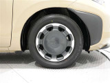 タイヤサイズは185/65R15です。