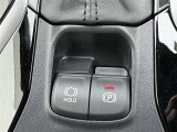 ★電動パーキングブレーキ★スイッチで作動・解除。「P」シフトで自動作動、「P」シフト以外にシフトで解除されるオート機能!