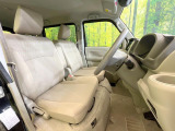 運転席シート廻りは使用感も少なく、良好な状態となっています。丁寧に使われていたことがよくわかりますね。