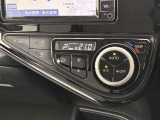 オートエアコンは温度を設定するだけで、自動で風量などを設定してくれます。運転しながら操作も必要ないので、安全性も向上します。