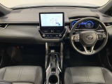 シンプルながら機能性溢れる運転席廻りです。視界性もよく、運転しやすいですよ。