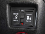 ◆両側電動スライドドア◆狭い駐車場でも乗り降りが楽々♪お子様が隣の車にドアを当ててしまう心配もございません!小さなお子様連れの方もこれで安心。