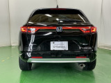 汚れが付着しやすいリヤガラスにはリヤワイパーが付いています。フロントのワイパーがONの時はシフトレバーをリバースに入れるとリヤワイパーがリンクして作動、クリヤーな視界が保てます