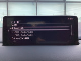 Bluetoothに接続することで、スマートフォンに入っている音楽アプリを車内で楽しめたり、通話が出来ます♪