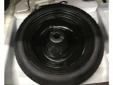 スペアタイヤを装備