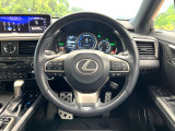 【純正革巻きステアリング】上質な革を使用することで、手にしっかり馴染みとても運転しやすいハンドルです♪