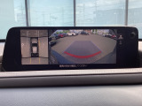 狭い場所での駐車やすれ違いなどでより的確な運転操作に役立つ360&deg;ビューモニターが装備されています。