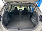 普段のお買い物や通勤、送迎等に十分な荷室スペースを確保しております。セカンドシートを倒すと、大きな荷物の積載も可能です♪