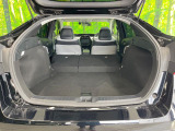 普段のお買い物や通勤、送迎等に十分な荷室スペースを確保しております。セカンドシートを倒すと、大きな荷物の積載も可能です♪