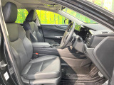 運転席シート廻りは使用感も少なく、良好な状態となっています。前オーナー様が丁寧に使っていたことがよくわかりますね。