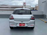 バックビューです。後方車両に点滅して急ブレーキを知らせる【エマージェンシーストップシグナル】を装備!
