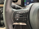 ステアリングにオーディオ操作スイッチが付いています。オーディオ画面に直接タッチしなくても操作が出来ますので、運転に集中できます。