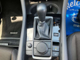 スポーツモードを使用して、高回転まで使うキビキビとした走行を楽しめます。