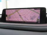 マツダコネクトの10.25インチワイドセンターディスプレイです。『Android Auto』『Apple CarPlay』や独自のコネクテッドサービスに対応したインターフェイスシステムです。