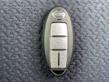 持っているだけでドアのロック・アンロック、エンジン始動ができるインテリジェントキーです。