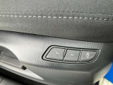 パワーシートには2つのシートポジションを記憶させるメモリー機能付き。ご夫婦で運転される場合にはそれぞれのシートポジションへの調整もボタン一つで簡単です♪