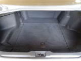 【広々室内】ラゲッジルームだって広々です!沢山の買い物や引っ越しの際の荷物などを積む事ができ便利な構造になっています★
