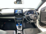 運転席は見やすく整理され、ナビも美しく装着され操作性にも優れています!