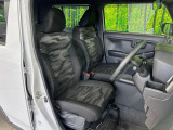 運転席シート廻りは使用感も少なく、良好な状態となっています。丁寧に使われていたことがよくわかりますね。