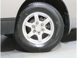 タイヤサイズは【195/80R15 107/105N LT】です☆