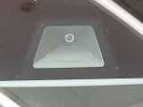 【ホンダセンシング】走行中に前方の車両等を認識し、衝突しそうな時は警報とブレーキで衝突回避と被害軽減をアシスト。より安全にドライブをお楽しみいただけます。