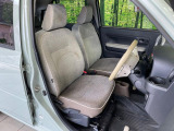 運転席シート廻りは使用感も少なく、良好な状態となっています。丁寧に使われていたことがよくわかりますね。