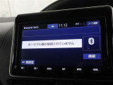 Bluetoothでのハンズフリー通話はもちろん、オーディオプレーヤー接続にももちろん対応しています。お手持ちのスマートフォンの音楽を車内でお楽しみいただけます。