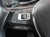 ◆クルーズコントロールにレーダーセンサーを組み合わせ、先行車を測定し設定されたスピードを上限に自動で加減速を行います。一定の車間距離を維持することで、長距離走行でのドライバーの疲労を低減させます。