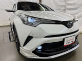 LEDヘッドライトです。デザイン性がよくとても明るいので、夜間の走行や悪天候でも安心です。しかも長寿命!