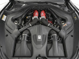 620馬力(カタログ値)を発揮する3.9L・V8ツインターボエンジンをフロントに搭載しております。