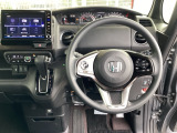 ドライブの必需品。見やすい・使いやすいHonda純正のメモリーナビを搭載しています。