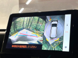 【パノラミックビューモニター】専用のカメラにより、上から見下ろしたような視点で360度クルマの周囲を確認することができます☆死角部分も確認しやすく、狭い場所での切り返しや駐車もスムーズに行えます。