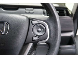 Hondaセンシングの機能のひとつ、アダプティブクルーズコントロール付!アクセルから足を離しても設定したスピードと前車との車間を保ち走行してくれます!車線維持もアシスト☆高速道路で疲労軽減ですね☆