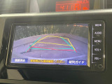 【バックカメラ】駐車時に後方がリアルタイム映像で確認できます。大型商業施設や立体駐車場での駐車時や、夜間のバック時に大活躍!運転スキルに関わらず、今や必須となった装備のひとつです!
