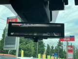 スマートルームミラーで後方視界を確保