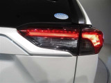 LEDテールライトです。省電力、高輝度のLEDは明るく照らすので夜間運転時の視認性を高めます。スタイリッシュな見た目で細かいところもこだわりたいあなたに!
