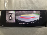 狭い場所での駐車やすれ違いなどでより的確な運転操作に役立つ360&deg;ビューモニターが装備されています。