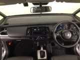 【前方視界】開放的な前方視界!運転がしやすく疲れにくいです♪窓が大きく、見通しがとっても良いおクルマですよ♪
