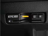 ◆ETC2.0装着◆進化したドライブ体験。料金収受システムだけだったETCが生まれ変わって、高速道路を賢く使うETC2.0に進化しました。多彩な情報サービスが便利で快適なドライブ体験を提供します。