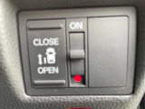 【パワースライドドア】スマートキーや運転席のスイッチでスライドドアの開閉が可能♪電動だから力を入れてドアを開ける必要が無く、小さいお子様でも、重い荷物を持っている時もラクに開け閉めできます♪