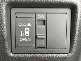 【パワースライドドア】スマートキーや運転席のスイッチで後席スライドドアの開閉が可能♪電動だから力を入れてドアを開ける必要が無く、小さなお子様でも簡単に開け閉めでき快適です♪