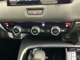 運転席/助手席シートヒーターで寒い日もすぐに温かくなり快適に過ごせます。3段階の温度調整が可能です