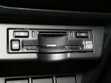 高速道路を賢く使うETC2.0装備です。高速道路とクルマが情報を連携して渋滞の迂回ルートや災害時の適切な誘導をしてくれたりします。