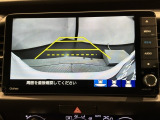 リバースギアに入れるだけで後方の表示へ切り替わります。夜間や雨の日の駐車も楽になりますよ。